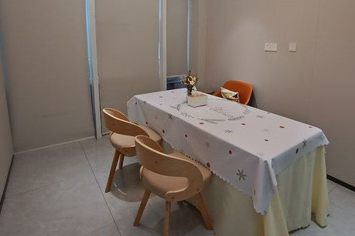 深圳蒙恩齿科商谈区