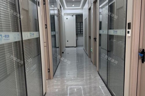 深圳一芽口腔走廊环境实拍图 深圳一芽口腔走廊环境实拍图