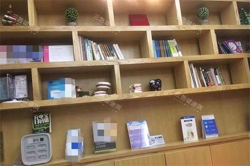 深圳徕可口腔展示柜 深圳徕可口腔展示柜