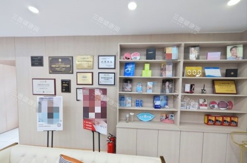 深圳佳美口腔展示柜示意图