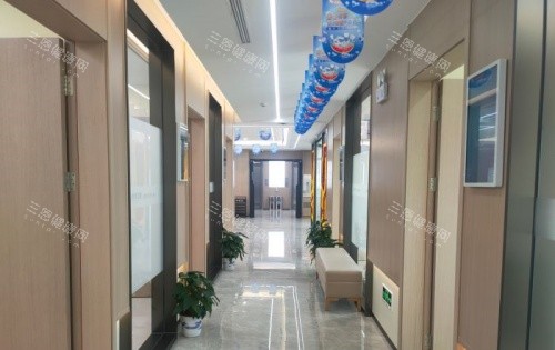深圳港龙口腔走廊环境示意图