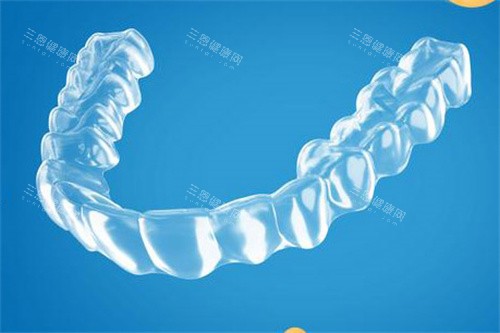 魔丽齐隐形矫正器宣传图