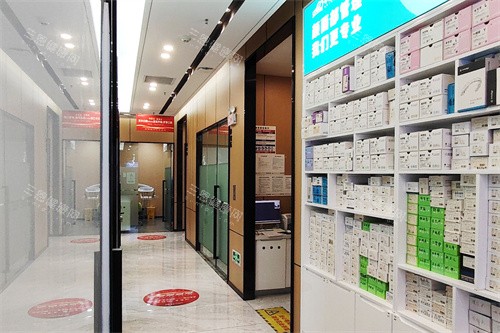 深圳护芽口腔梅林店走廊环境