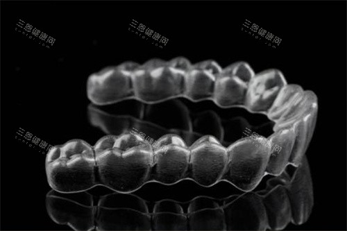 魔丽齐隐形矫正器实物