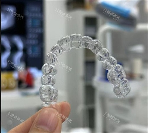 隐形牙套细节照片
