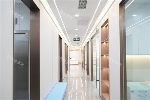 深圳莞嘉口腔走廊环境 深圳莞嘉口腔走廊环境