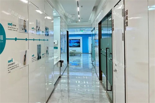 深圳华诚齿科走廊环境