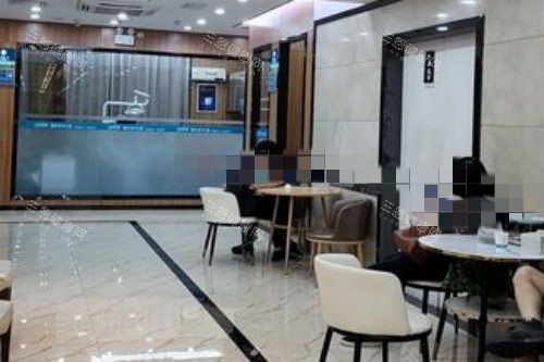 深圳格伦菲尔口腔诊疗区门口休息候诊区 深圳格伦菲尔口腔诊疗区门口休息候诊区