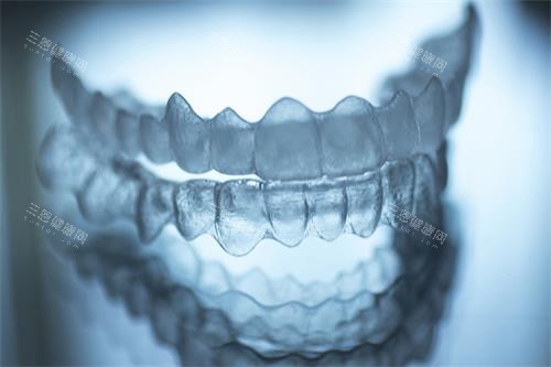 全隐形牙套示意图 全隐形牙套示意图