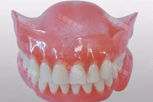 吸附于义齿卡通模型图 吸附于义齿卡通模型图