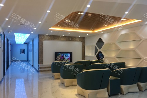 深圳格伦菲尔口腔沙井欢乐城店休息区图