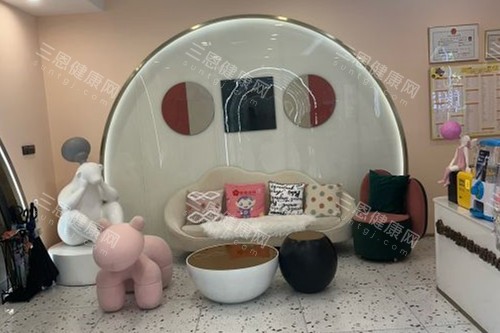 深圳童美口腔侨香店休闲区 深圳童美口腔侨香店休闲区