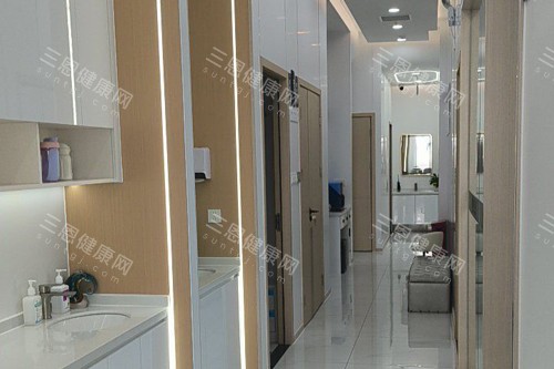 深圳鼎植口腔走廊图