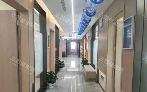 深圳港龙口腔走廊环境示意图