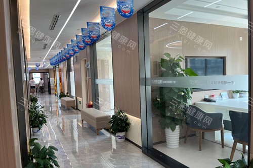 深圳港龙口腔治疗区图