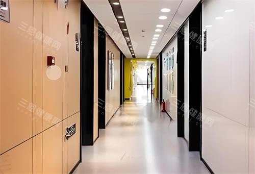 深圳同步齿科过道区